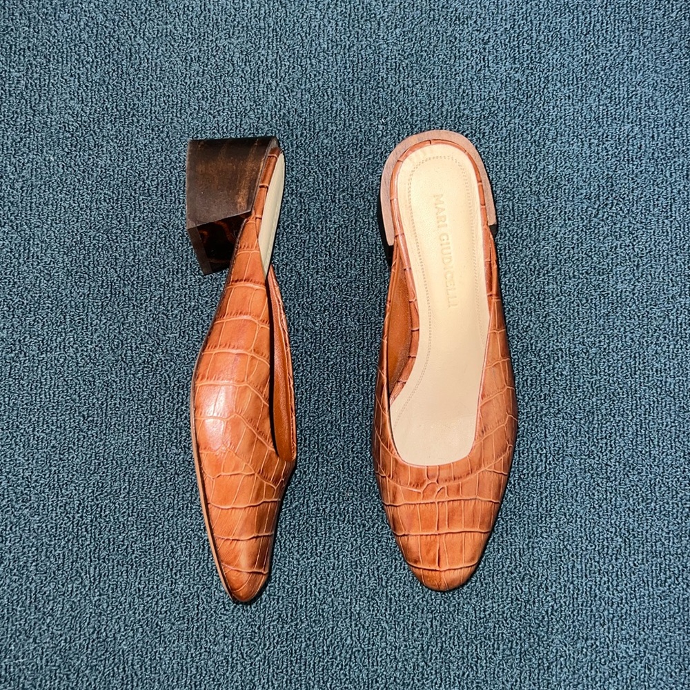Mari Giudicelli low chunky heel brown crocodile print leather